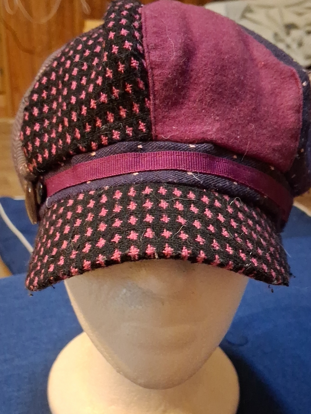 Women’s Patchwork Newsboy Cap in Plum and Black - Picture 6 of 6